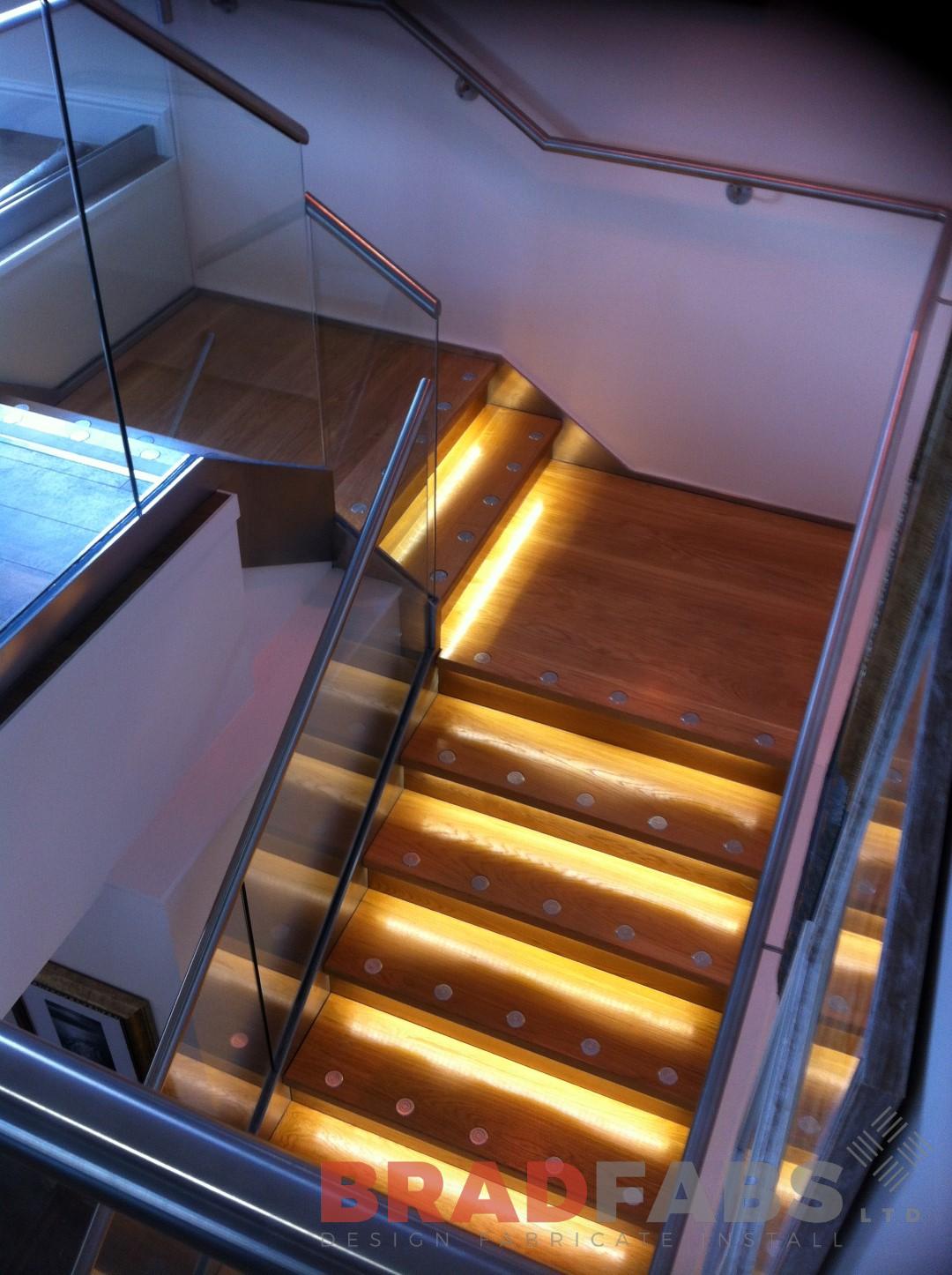 Structural Glass with Stainless Capping Handrail